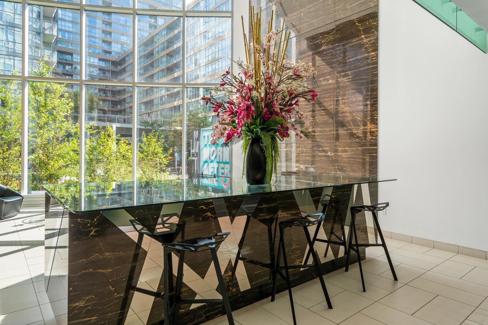 Exquisite Condos By Cn Tower With Parking Toronto Esterno foto