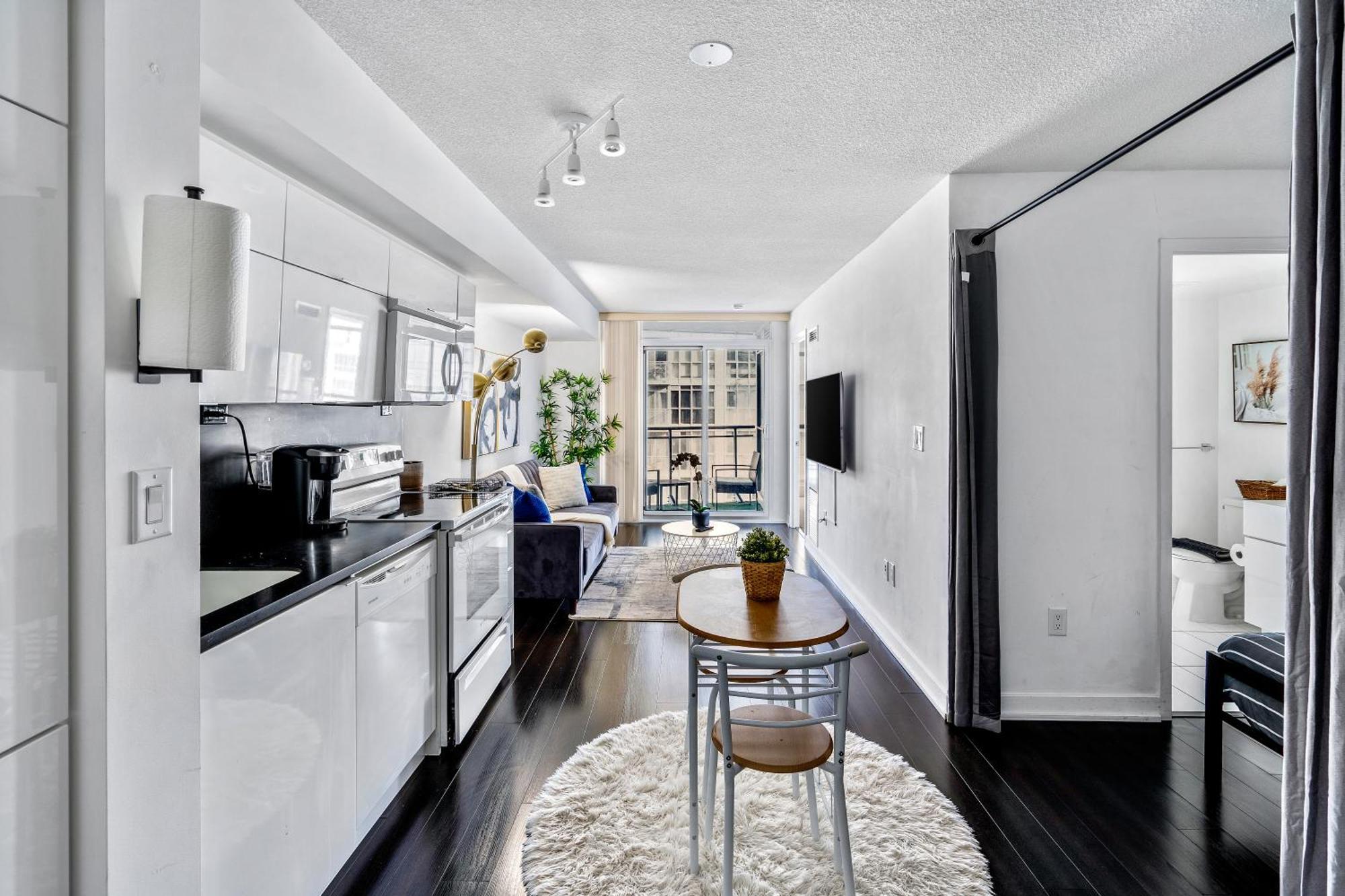 Exquisite Condos By Cn Tower With Parking Toronto Esterno foto