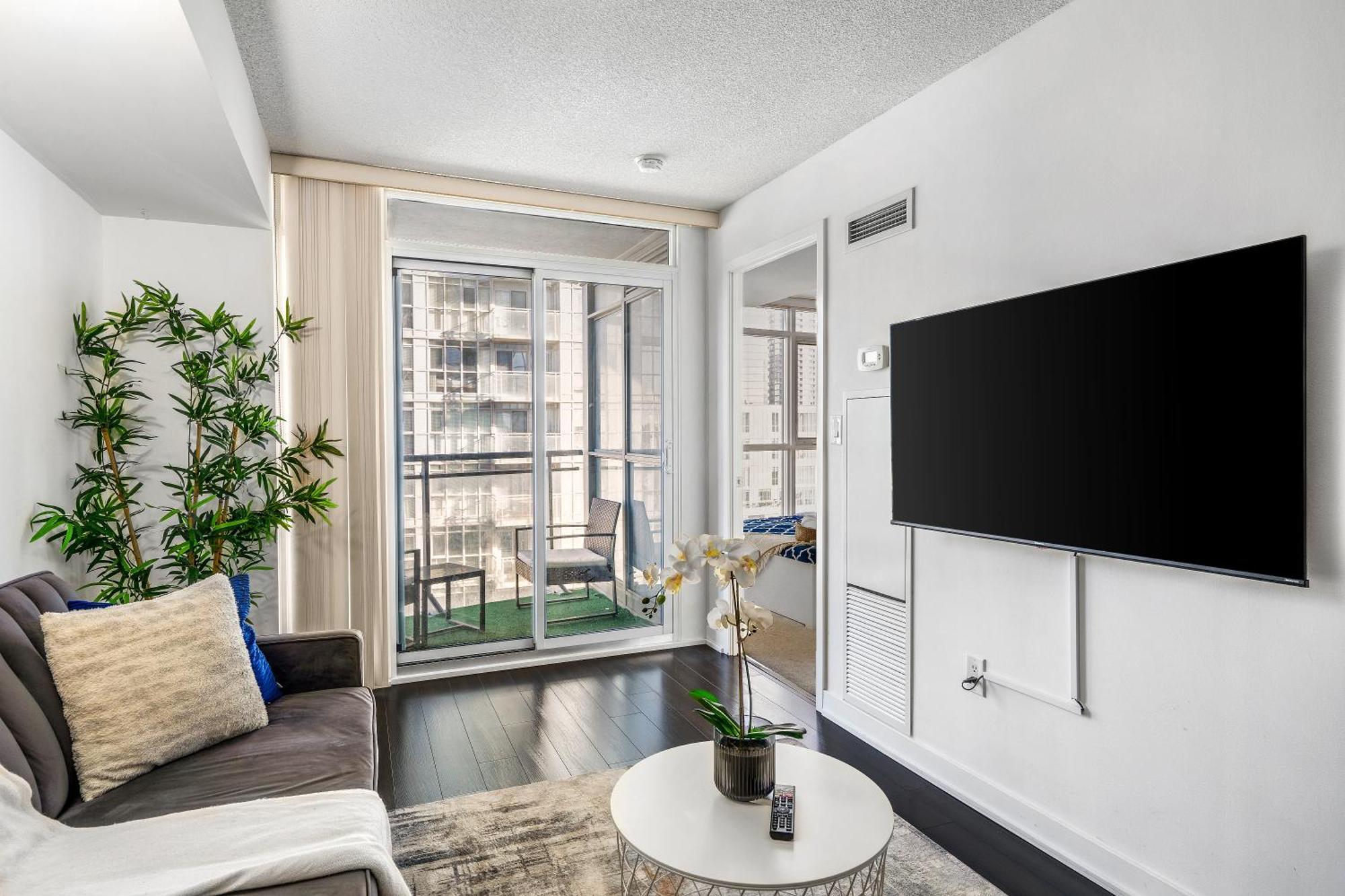 Exquisite Condos By Cn Tower With Parking Toronto Esterno foto